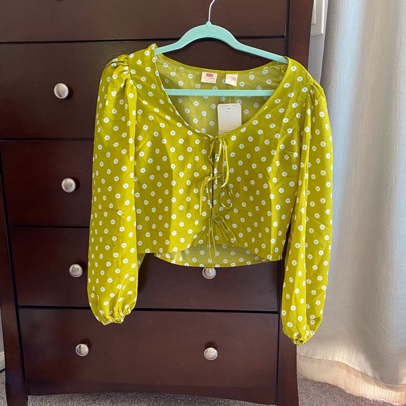 Levi’s Tie Front Shirt - Picture 5 of 11